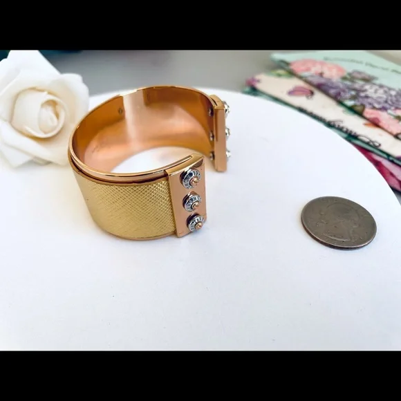 henri bendel Jewelry Henri Bendel Vintage Rose Goldgold Logo